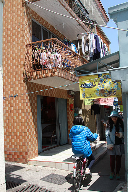 Гонконг, Остров Лантау, Улица Кхат Хин Стрит (Hong Kong, Lantau Island, Kat Hing Street)
