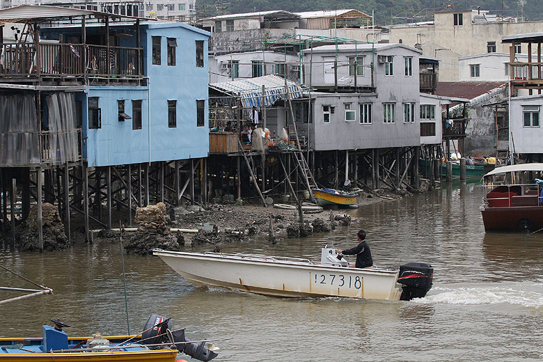 Гонконг, Остров Лантау, Деревня на воде (Hong Kong, Lantau Island, Water Town)