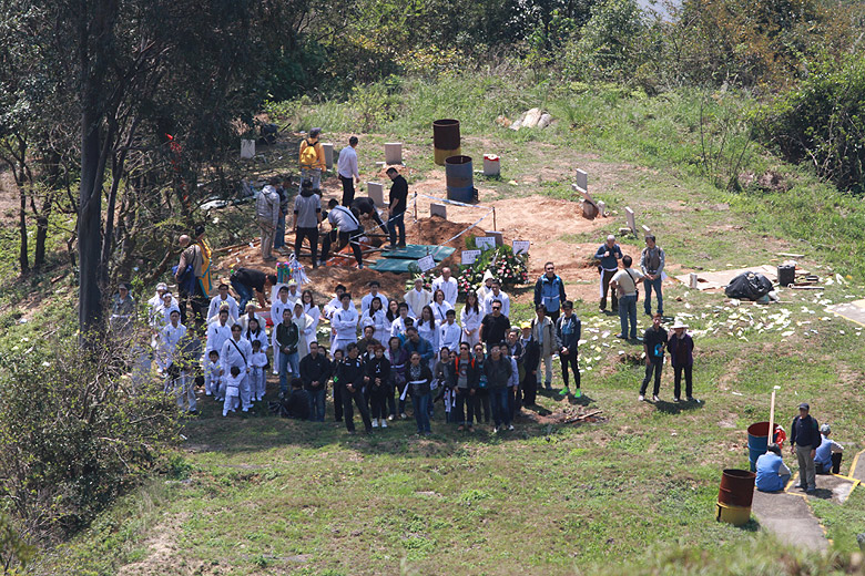 Гонконг, Остров Лантау, Китайские похороны (Hong Kong, Lantau Island, Chinese funeral)