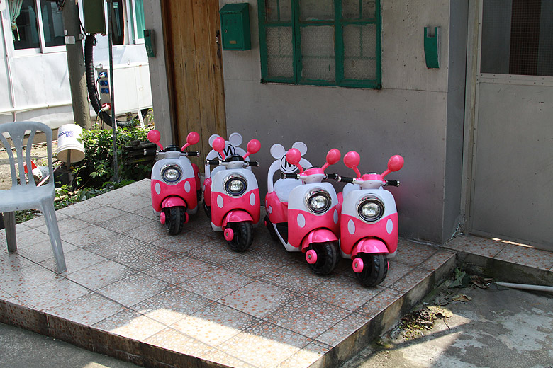 Гонконг, Остров Лантау, Улица Шэк Цай Пхо Стрит (Hong Kong, Lantau Island, Shek Tsai Po Street)