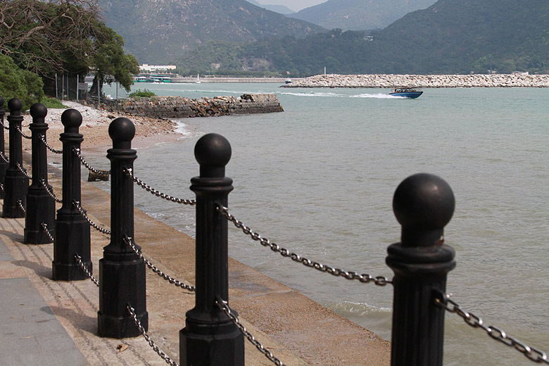 Гонконг, Остров Лантау, Набережная (Hong Kong, Lantau Island, Embankment)
