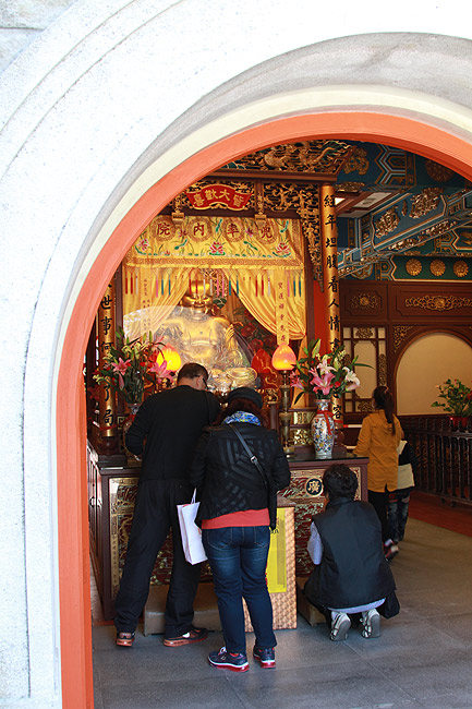 Гонконг, Остров Лантау, Храм Вэйто (Hong Kong, Lantau Island, Weito Temple)