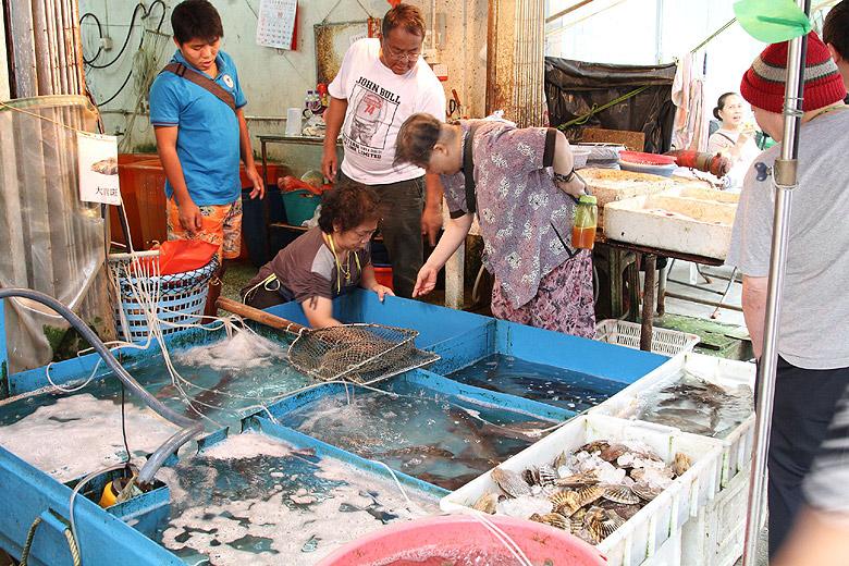 Гонконг, Остров Лантау, Улица Рынка Тай О (Hong Kong, Lantau Island, Tai O Market Street)