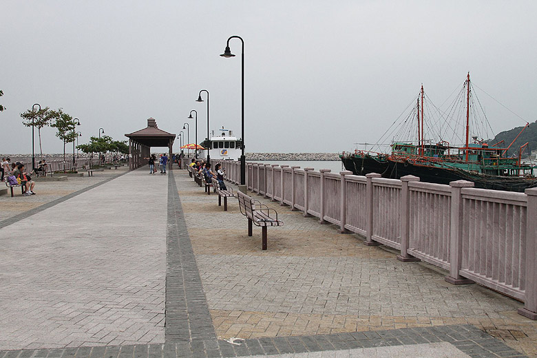 Гонконг, Остров Лантау, Паромный Причал (Hong Kong, Lantau Island, Ferry Pier)
