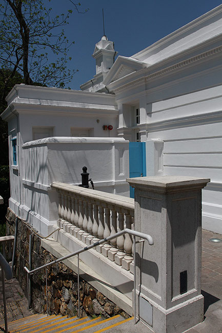 Гонконг, Пик Виктория, Домик Привратника (Hong Kong, Victoria Peak, Gate Lodge)
