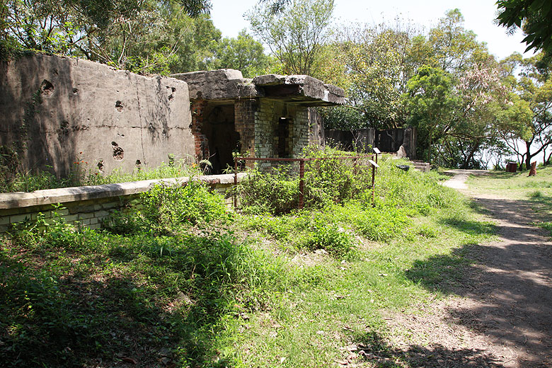 Гонконг, Пик Виктория, Руины Батареи Пайнвуд (Hong Kong, Victoria Peak, Pinewood Battery)