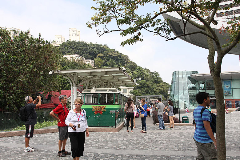 Гонконг, Пик Виктория, Площадь перед Башней (Hong Kong, Victoria Peak, Square in front of the Tower)