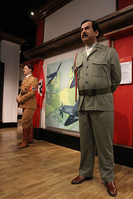 Гонконг, Пик Виктория, Музей восковых фигур Мадам Тюссо (Hong Kong, Victoria Peak, Madame Tussauds Hong Kong)