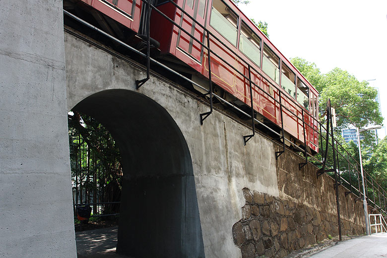 Гонконг, Пик Виктория, Мост над Kennedy Road (Hong Kong, Victoria Peak, Bridge over Kennedy Road)