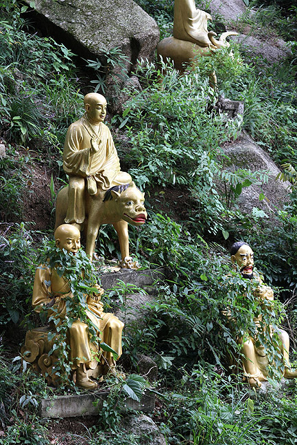 Гонконг, Шатинь, Монастырь Десяти Тысяч Будд (Hong Kong, Shatin, Ten Thousand Buddhas Monastery)