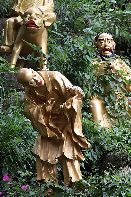 Гонконг, Шатинь, Монастырь Десяти Тысяч Будд (Hong Kong, Shatin, Ten Thousand Buddhas Monastery)
