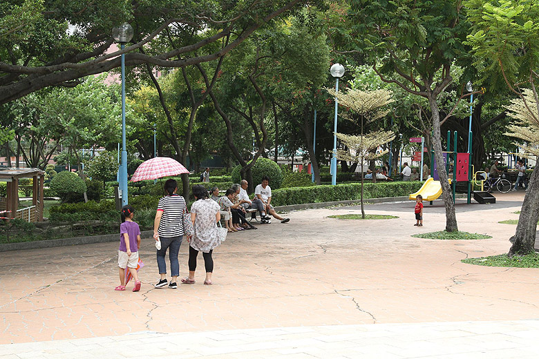 Гонконг, Парк города-крепости Коулун (Hong Kong, Kowloon Walled City Park)