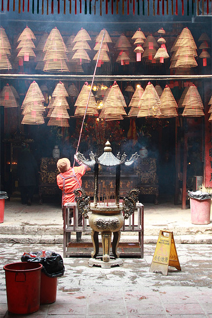 Гонконг, Тай По, Храм Мань Мо (Hong Kong, Tai Po, Man Mo Temple)