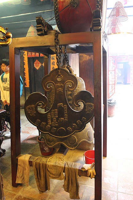 Гонконг, Тай По, Храм Мань Мо (Hong Kong, Tai Po, Man Mo Temple)