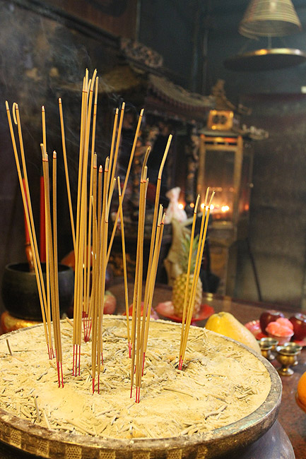 Гонконг, Тай По, Храм Мань Мо (Hong Kong, Tai Po, Man Mo Temple)