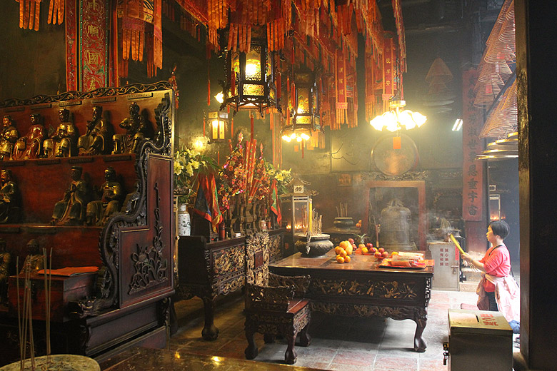 Гонконг, Тай По, Храм Мань Мо (Hong Kong, Tai Po, Man Mo Temple)