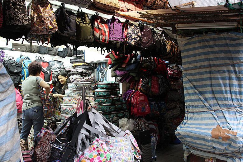 Гонконг, Ван Чай, Рынки в районе Cross Street и Tai Yuen Street (Hong Kong, Wan Chai, Cross Street and Tai Yuen Street Markets)