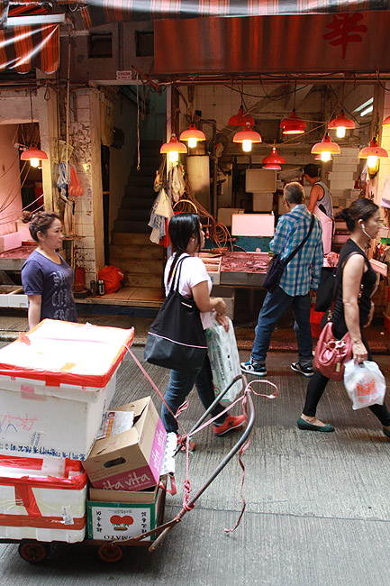 Гонконг, Ван Чай, Рынки в районе Cross Street и Tai Yuen Street (Hong Kong, Wan Chai, Cross Street and Tai Yuen Street Markets)