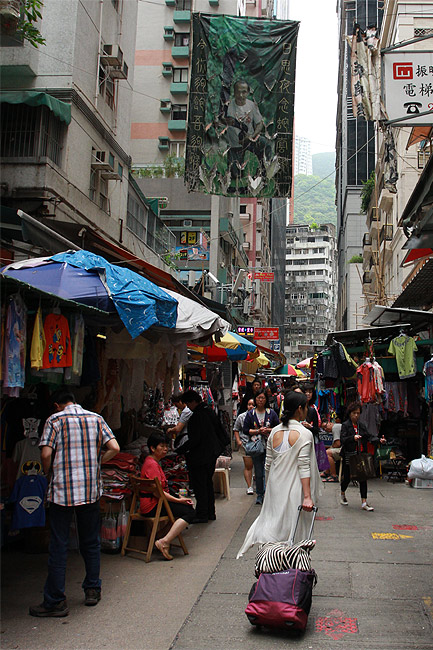 Гонконг, Ван Чай, Рынки в районе Cross Street и Tai Yuen Street (Hong Kong, Wan Chai, Cross Street and Tai Yuen Street Markets)