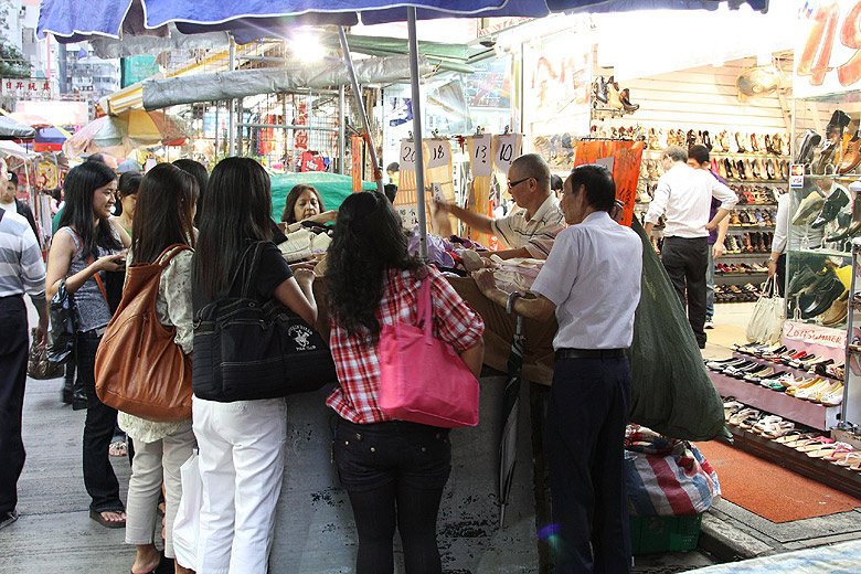 Гонконг, Ван Чай, Рынки в районе Cross Street и Tai Yuen Street (Hong Kong, Wan Chai, Cross Street and Tai Yuen Street Markets)