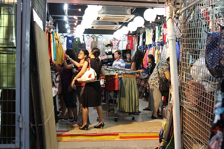 Гонконг, Ван Чай, Рынки в районе Cross Street и Tai Yuen Street (Hong Kong, Wan Chai, Cross Street and Tai Yuen Street Markets)